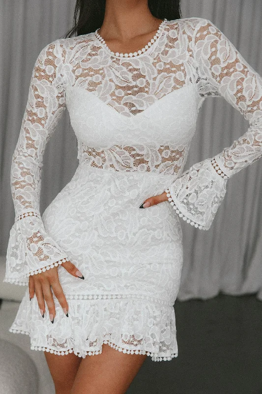 Elis Long Sleeve Buckle Dress Lace White